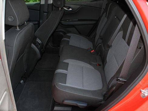Used 2025 Chevrolet Blazer LT AWD/4WD image 18