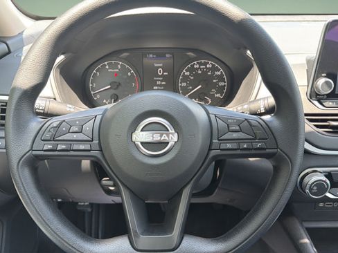 Certified 2025 Nissan Altima 2.5 S FWD image 13