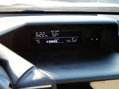 Used 2023 Subaru Crosstrek 2.0i image 31