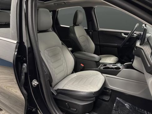 Used 2023 Ford Escape SE w/ PHEV Premium Package image 32