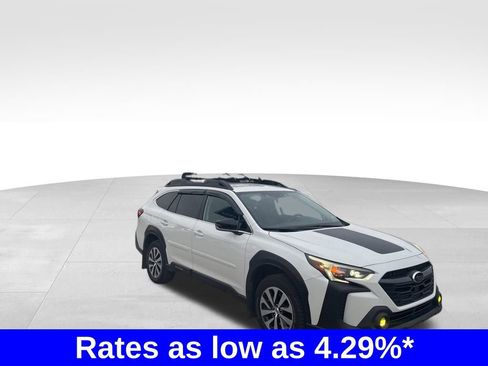 Used 2025 Subaru Outback Premium image 10