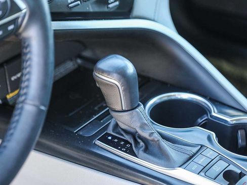 Certified 2020 Toyota Camry XLE image 20