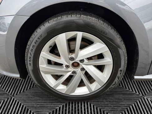 Used 2018 Volkswagen Passat 2.0T SE image 14