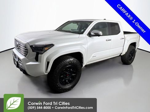 Used 2024 Toyota Tacoma Limited image 5