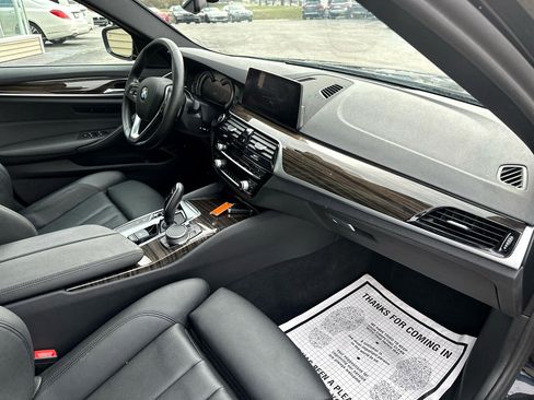 Used 2019 BMW 530e w/ Convenience Package image 19