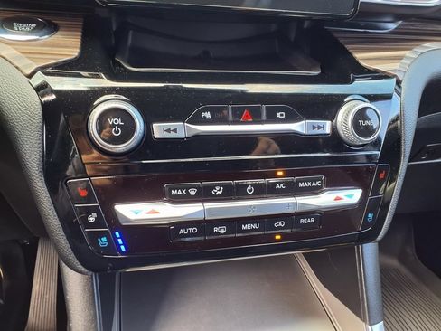 Used 2022 Ford Explorer Limited AWD/4WD image 9