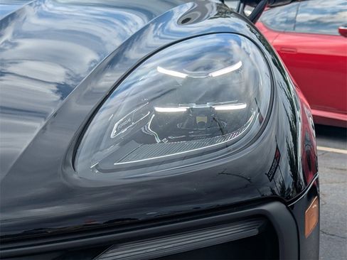 Used 2024 Porsche Macan Turbo image 28