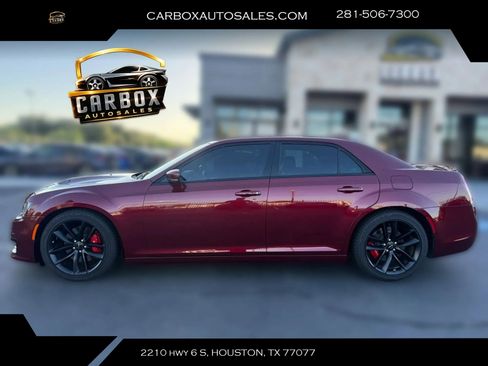 Used 2023 Chrysler 300 C RWD image 2