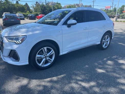Used 2023 Audi Q3 2.0T Premium Plus w/ Premium Plus Package AWD/4WD image 5