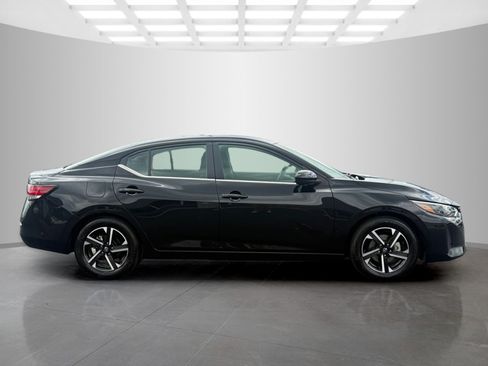 Used 2025 Nissan Sentra SV FWD image 2