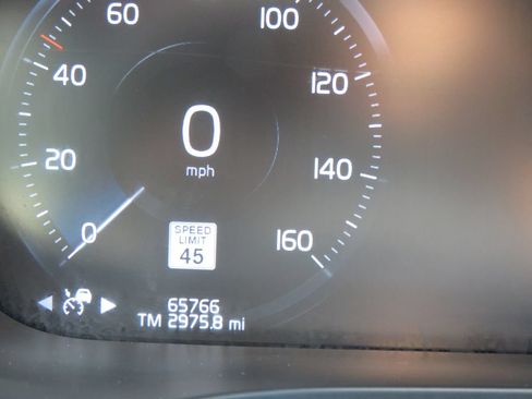 Used 2018 Volvo XC60 T5 Inscription w/ Convenience Package AWD/4WD image 21