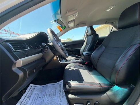 Used 2017 Toyota Camry SE FWD image 6