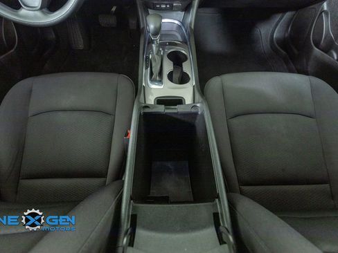 Used 2021 Chevrolet Malibu LT FWD image 28