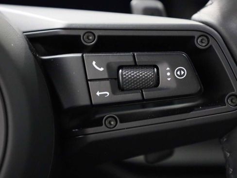 Certified 2025 Porsche 911 Carrera image 27