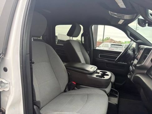 Used 2024 RAM 2500 Big Horn AWD/4WD image 36