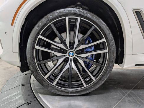 Used 2022 BMW X5 M50i w/ Premium Package image 11