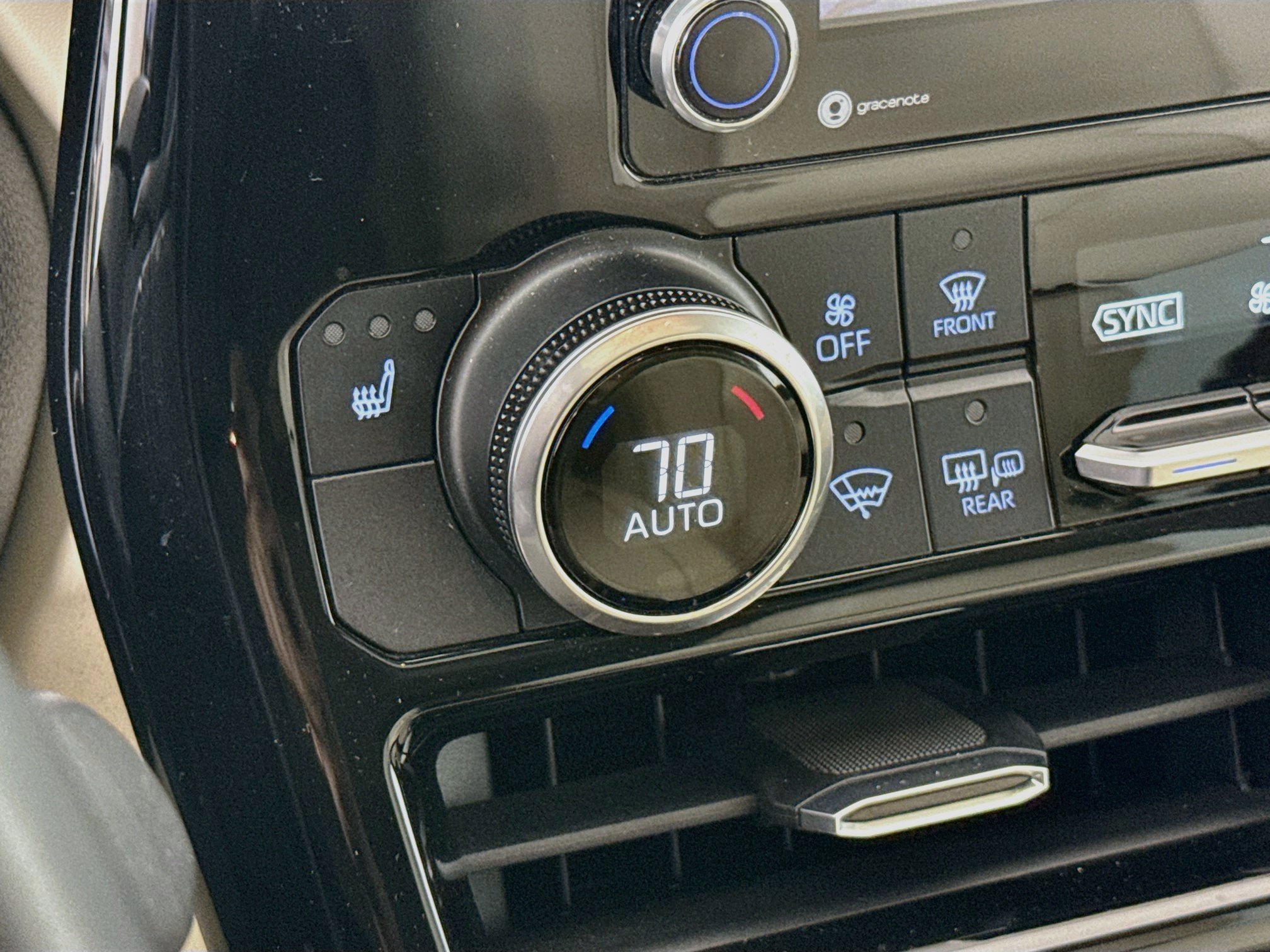 Used 2020 Toyota Highlander XLE AWD/4WD image 22