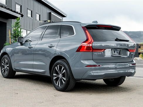 Used 2023 Volvo XC60 B5 Core AWD/4WD image 2