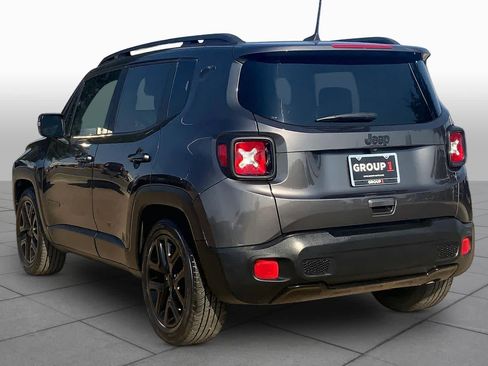 Used 2018 Jeep Renegade Altitude FWD image 11