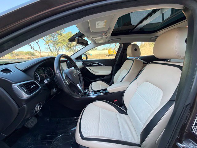 Used 2019 INFINITI QX30 FWD image 16