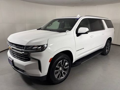 Used 2021 Chevrolet Suburban LT w/ Luxury Package AWD/4WD image 4