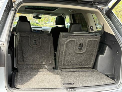 Used 2018 Volkswagen Atlas SEL w/ R-Line Package image 8