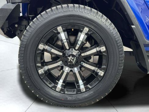 Used 2019 Jeep Wrangler Unlimited Sahara AWD/4WD image 65