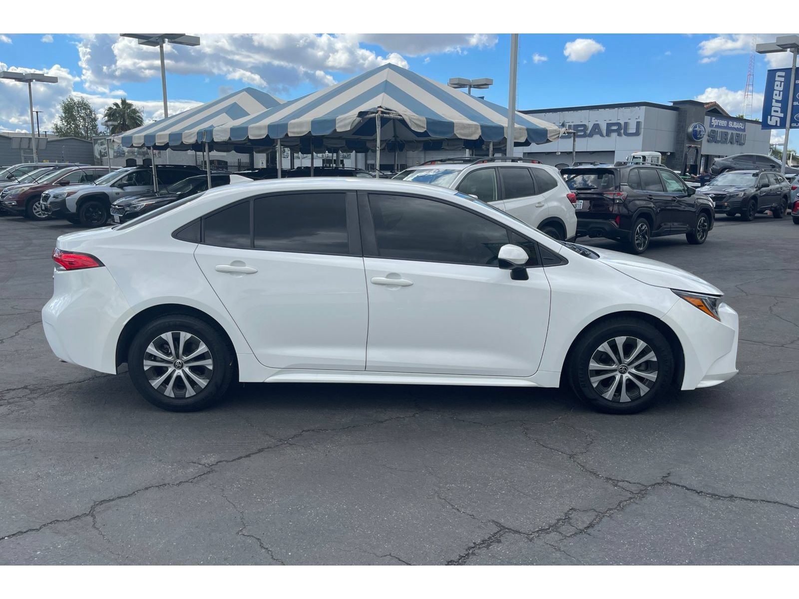 Used 2022 Toyota Corolla LE w/ Carpet Mat Package (TMS) FWD image 7