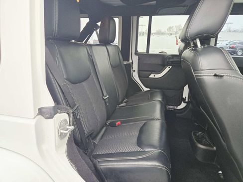 Used 2015 Jeep Wrangler Unlimited Sahara image 15