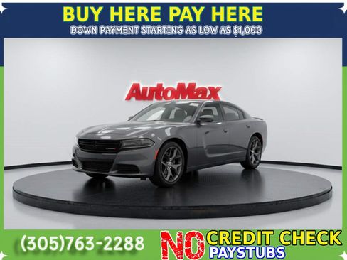 Used 2019 Dodge Charger SXT w/ Plus Group RWD image 2