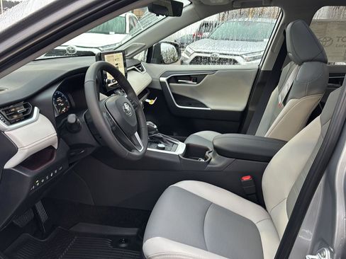 New 2025 Toyota RAV4 Limited image 8