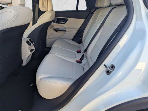 Used 2026 Mercedes-Benz GLC 300 image 13