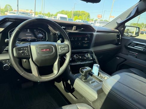 Used 2023 GMC Sierra 1500 AT4 w/ Technology Package image 4