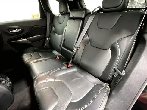 Used 2020 Jeep Cherokee Limited image 34