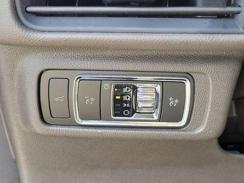 Certified 2023 Lincoln Corsair FWD image 12