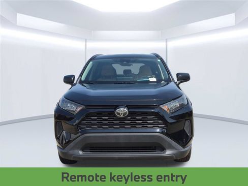 Used 2021 Toyota RAV4 LE FWD image 11