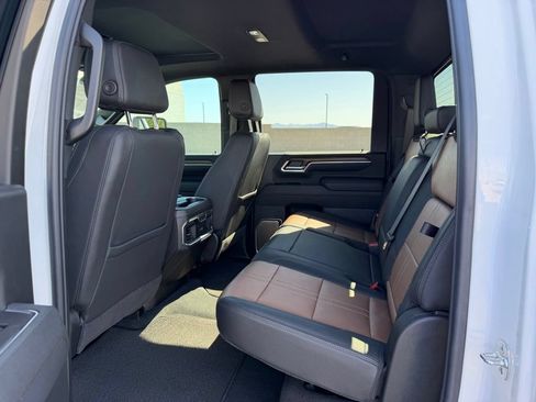 Used 2025 Chevrolet Silverado 2500 High Country w/ High Country Premium Package AWD/4WD image 22