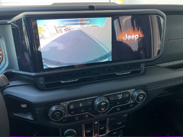 Used 2025 Jeep Wrangler Unlimited Rubicon w/ Safety Group AWD/4WD image 25