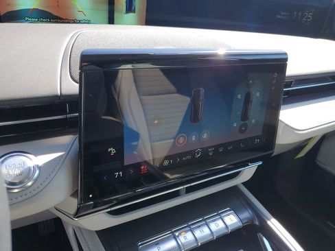 New 2026 Lincoln Nautilus Reserve AWD/4WD image 28