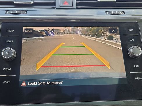 Used 2018 Volkswagen Tiguan SEL image 19