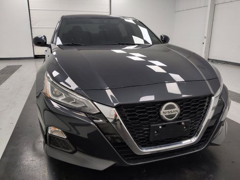 Used 2022 Nissan Altima 2.5 SV FWD image 14