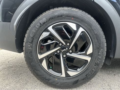 Certified 2025 Kia Sportage LX FWD image 18