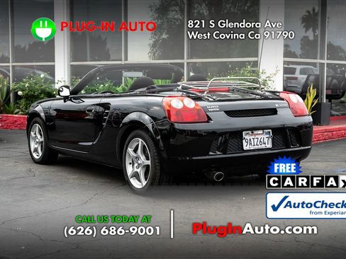 Used 2005 Toyota MR2 image 2