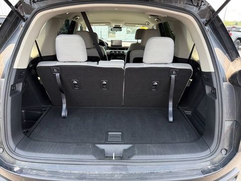 Used 2024 Honda Pilot LX image 5