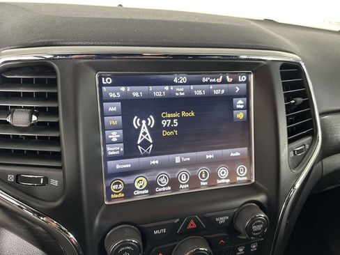 Used 2018 Jeep Grand Cherokee Altitude AWD/4WD image 15