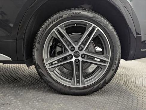 Used 2021 Audi Q5 e Premium Plus w/ Premium Plus Package image 32