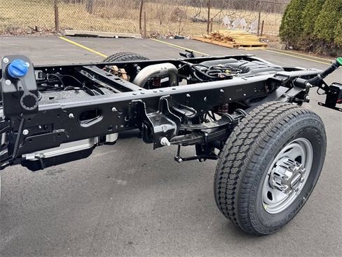 New 2025 Ford F350 XL w/ XL Chrome Package image 9