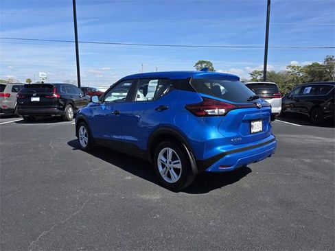 Used 2023 Nissan Kicks S image 7