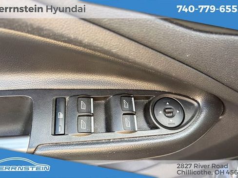Used 2017 Ford Escape Titanium AWD/4WD image 15