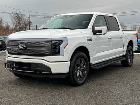 Used 2024 Ford F150 Lightning Lariat image 7